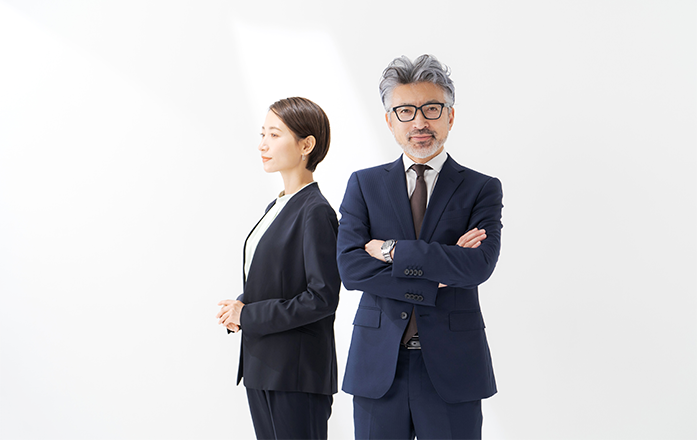 ２人の経営者イメージで男性にクローズアップ
