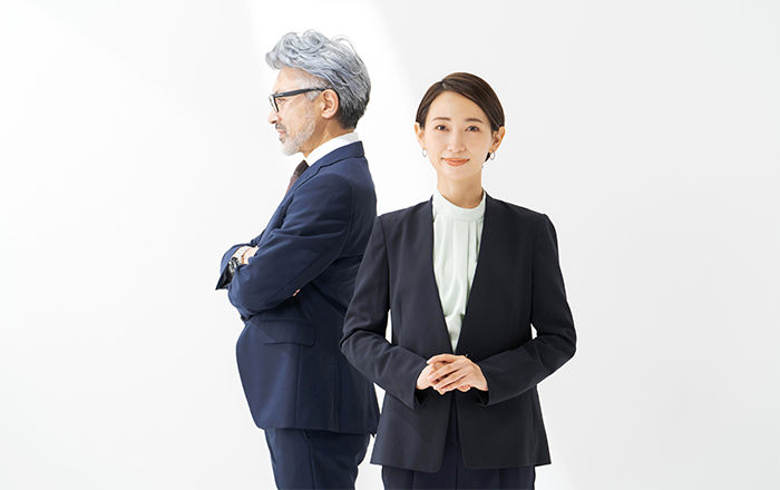 ２人の経営者イメージで女性にクローズアップ