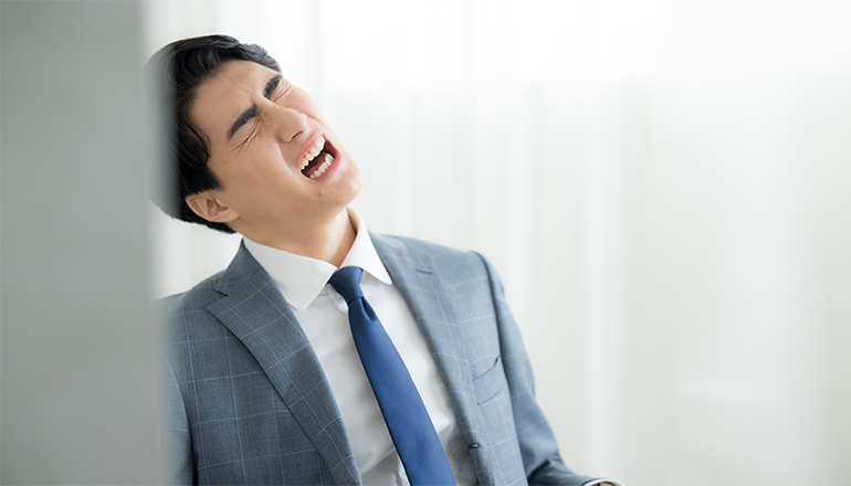 プレッシャーを感じる男性